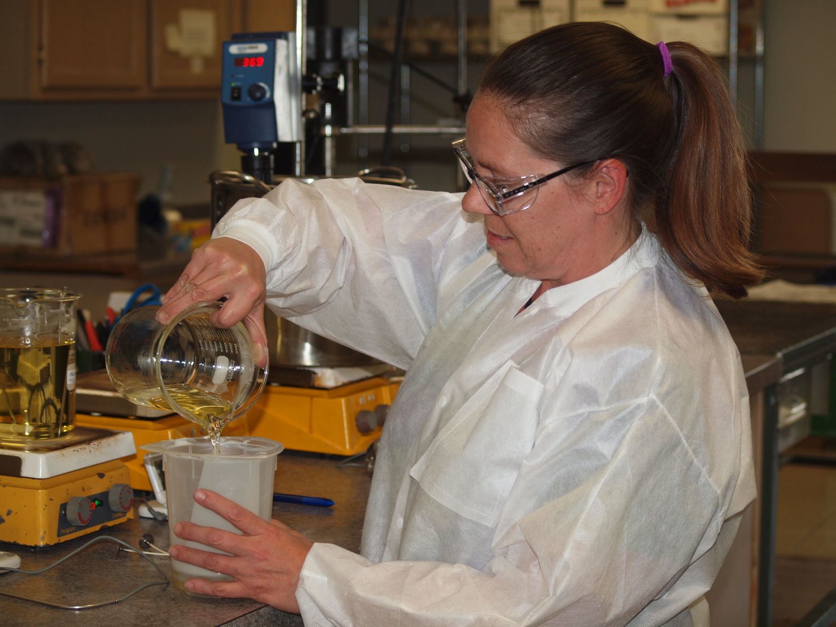 Mixing oil into wax